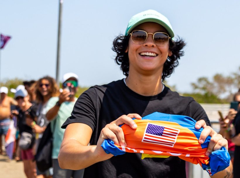 Cearense de 18 anos é campeã mundial de kitesurf pela 7ª vez consecutiva