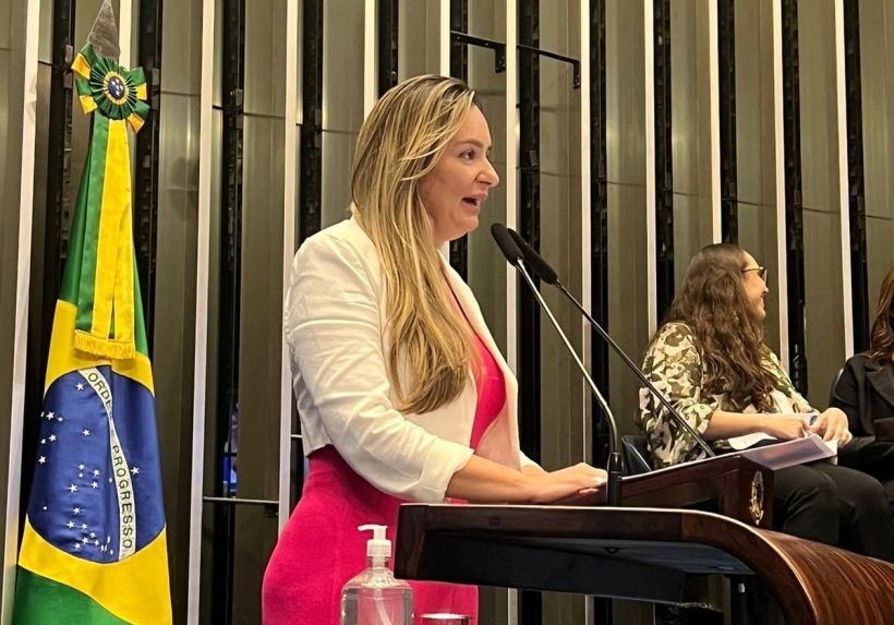 Augusta Brito propõe pena de até 2 anos por assédio sexual no trabalho