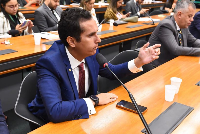Domingos Neto apresenta projeto para regulamentar venda de ingressos online