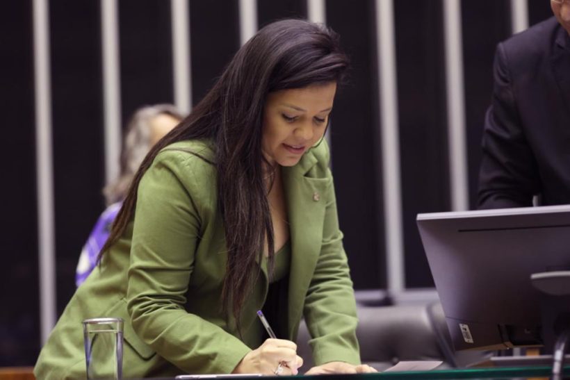 Priscila Costa é empossada como deputada federal