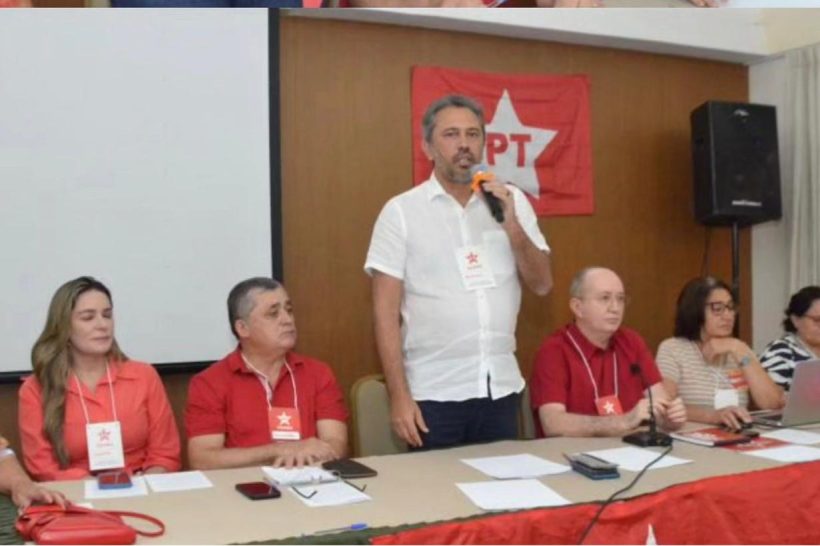 Elmano prestigia reunião do PT no Ceará
