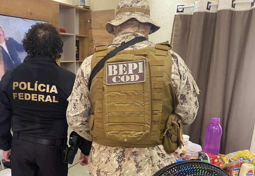 Operação prende suspeito de roubo a banco e apreende armas em Crato