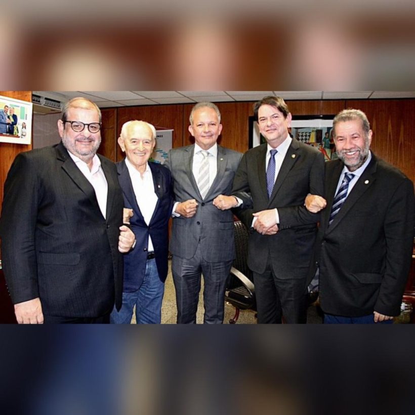 André se licencia da presidência do PDT, mas permanece à frente do partido por mais 4 anos