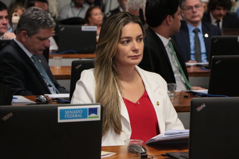 Senadora Augusta Brito testa positivo para Covid