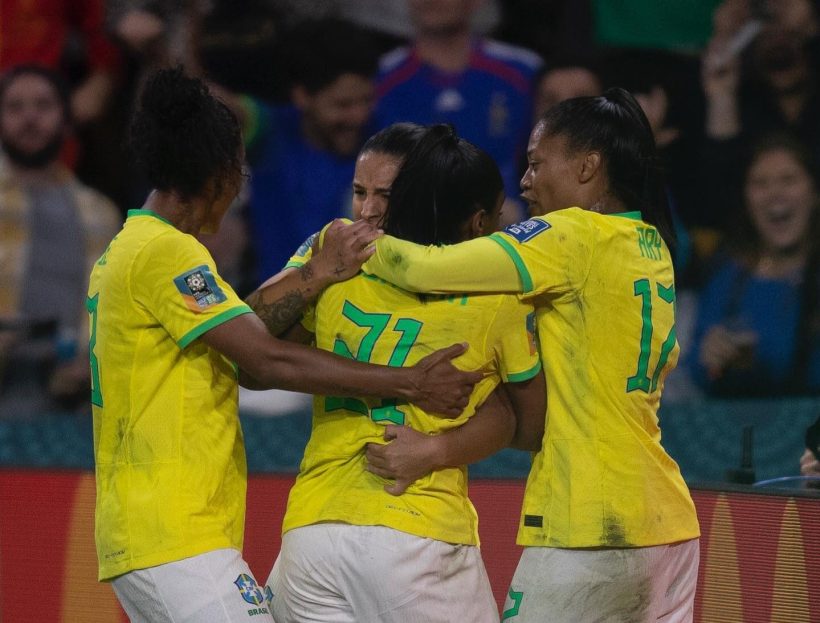 Brasil perde para França e vai decidir permanência na Copa contra Jamaica