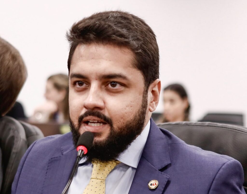 Conselheiro estadual e presidente da Comissão Especial de Acompanhamento Legislativo da OAB Ceará, Igor Rodrigues. (Foto: reprodução/Instagram)