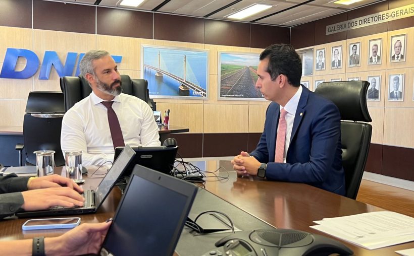 Domingos Neto discute segurança das BRs no Ceará em reunião no DNIT