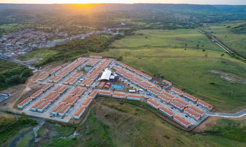 Meta do governo federal é contratar 2 milhões de moradias populares até 2026