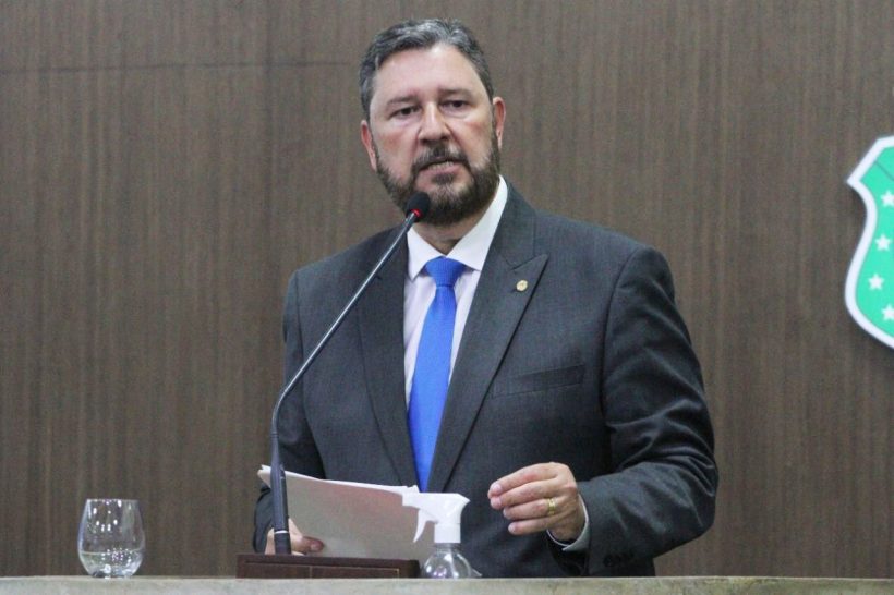 Romeu Aldigueri apresenta moção de repúdio contra Girão e Zema