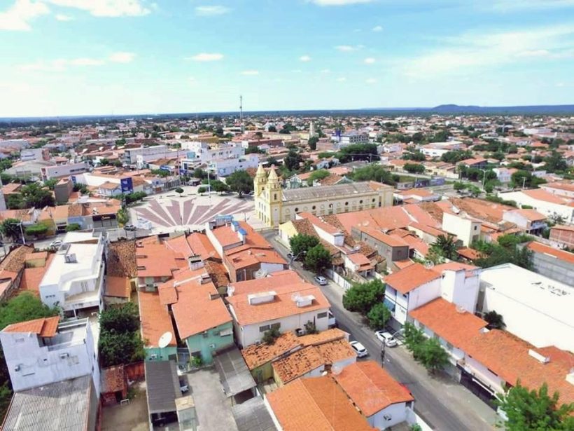Limoeiro do Norte: vice nega proposta de Juliana Lucena e MPCE exige prova de vida do Prefeito