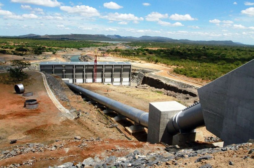 Ministro da Integração assina acordo com governadores para continuar obras do Velho Chico