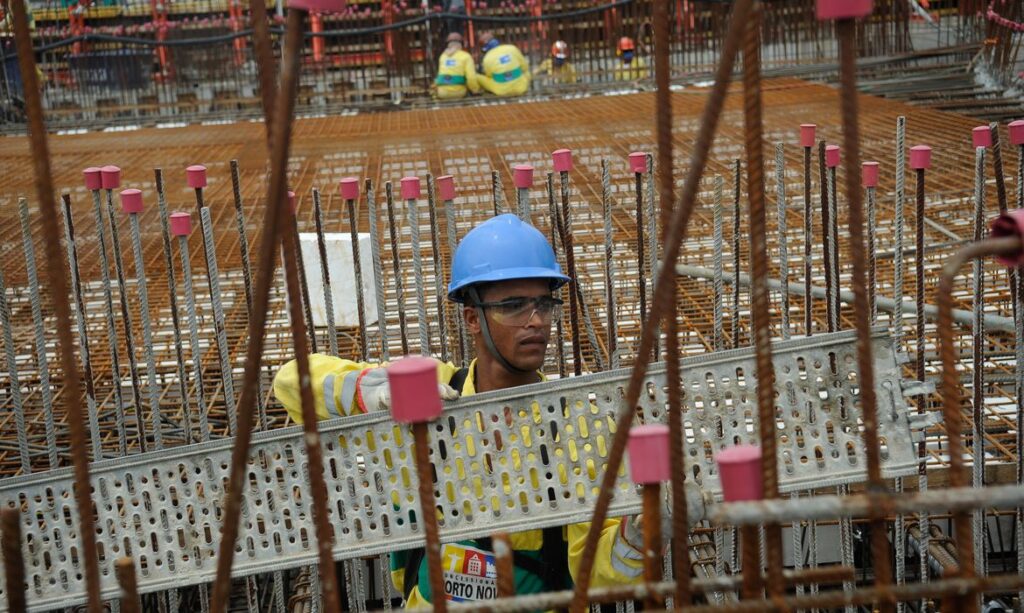 Rio de Janeiro - O prefeito Eduardo Paes inaugura sala de visitação do Museu do Amanhã, em construção no Pier Mauá, na zona portuária do Rio. Na foto o canteiro de obras do Museu do Amanhã. (Foto: Tânia Rêgo/Agência Brasil)
