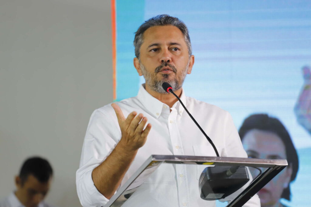 ANUNCIO DE NOVAS CASAS DA MULHER BRASILEIRA E LANCAMENTO DO PROGRAMA TEMPO DE JUSTICA DA MULHER COM A PRESENCA DA MINISTRA DAS MULHERES CIDA GONCALVES, GOVERNADOR ELMANO DE FREITAS, VICE GOVERNADORA JADE ROMERO E SENADORA AUGUSTA BRITO.
FOTOS: HELENE SANTOS/ GOV. DO CEARA
TAGS: CASA DA MULHER BRASILEIRA, PROGRAMA TEMPO DE JUSTICA DA MULHER, CIDA GONCALVES, ELMANO DE FREITAS, JADE ROMERO, AUGUSTA BRITO. (Foto: Helene Santos/Governo do Ceará)