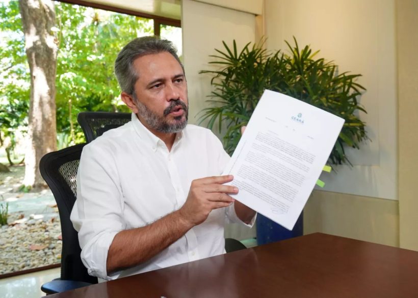 Governador Elmano assina projeto de lei que garante piso salarial da enfermagem