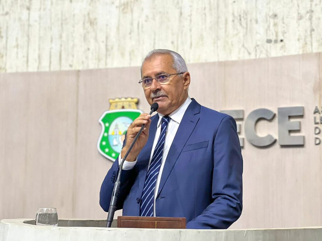 Prefeito de Horizonte, Nezinho Farias, se filia ao PSB. (Foto: reprodução/Instagram)