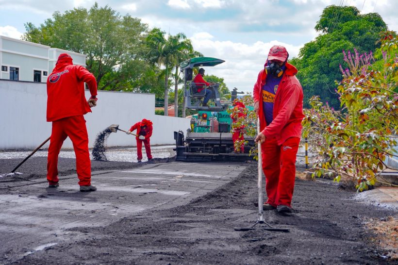 Programa Caminhos já pavimentou mais de 1 milhão de metros quadrados no Crato