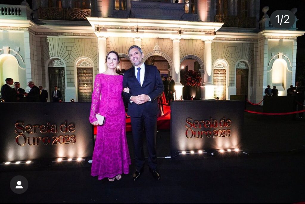 Elmano manda recado ao convidar Juliana Lucena para jantar exclusivo no Abolição