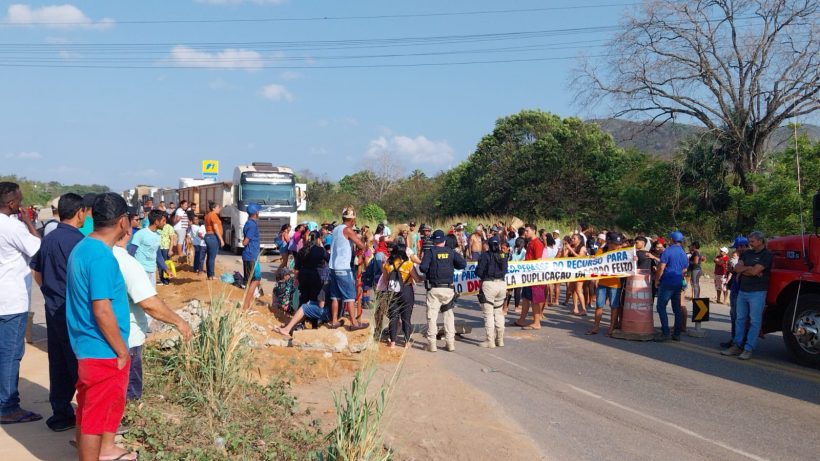 Indígenas interditam BR-222 exigindo cumprimento de acordos com o DNIT