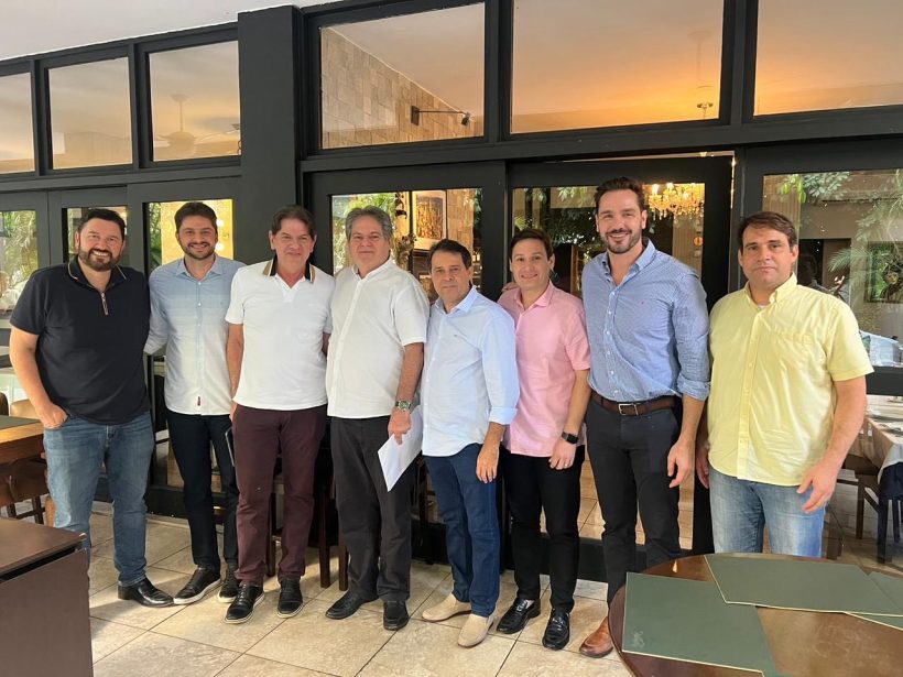 Cid não viaja em comitiva de Lula e se reúne com deputados estaduais do PDT