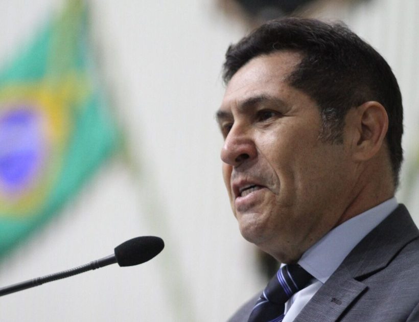 Líder do PT na AL acusa Ciro de traição e aponta emprego de sogro do FG no Governo Elmano