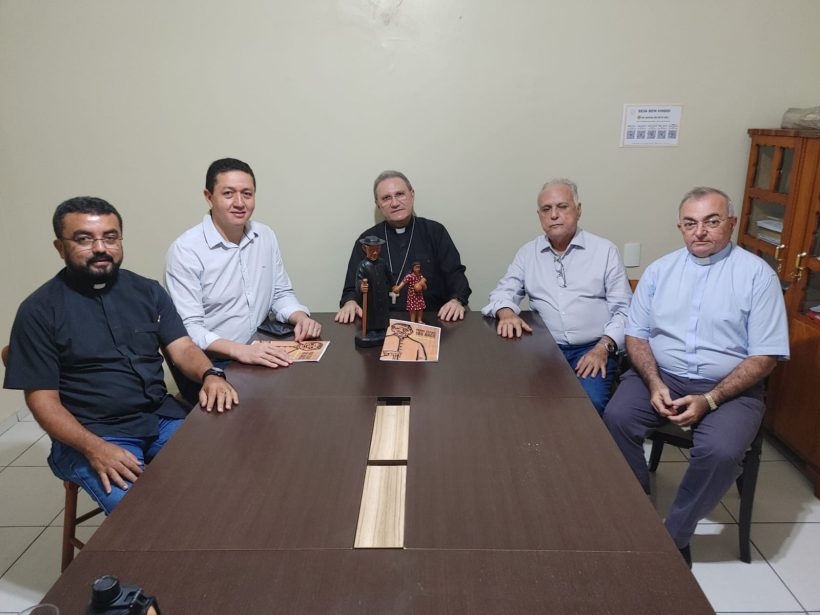 Diocese recebe Roberto Pessoa e Gledson para discutir 180 anos do Pe. Cícero