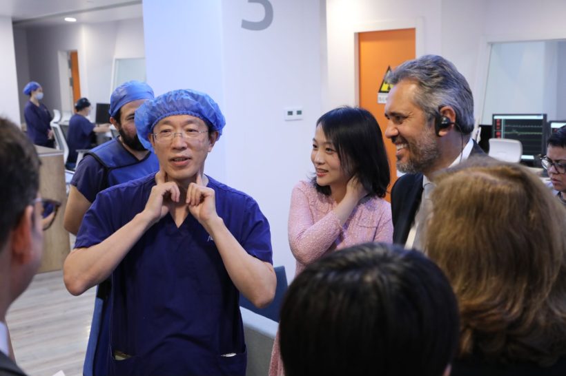 Elmano anuncia parceria de hospital na China com Hospital de Messejana