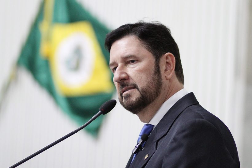 Aldigueri rebate Ciro sobre acusações que há cobrança de propina em obras no Ceará
