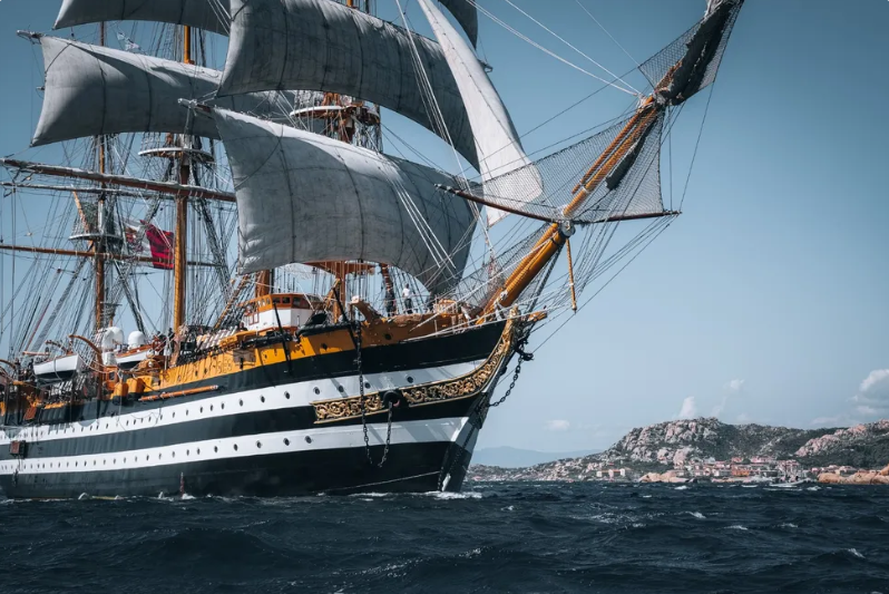 Navio mais bonito do mundo abre para visitação em Fortaleza