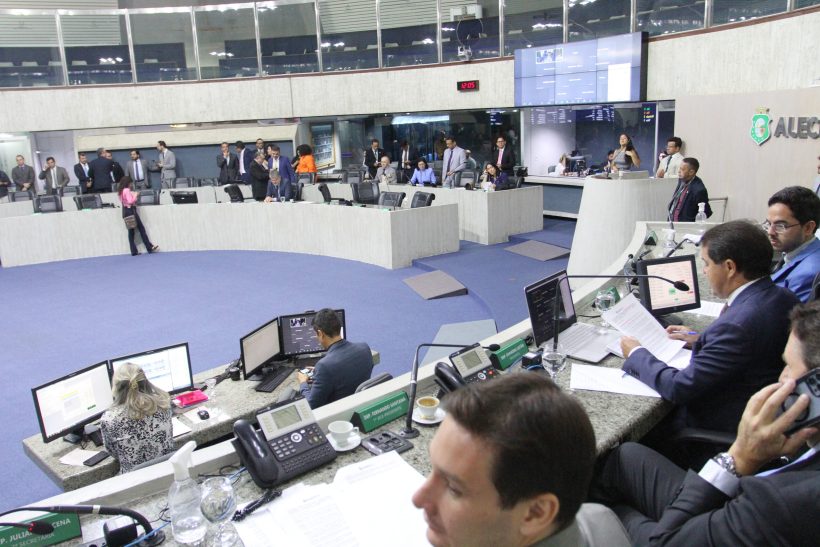 Alece aprova medida de melhoria salarial e gratificações dos servidores do Detran
