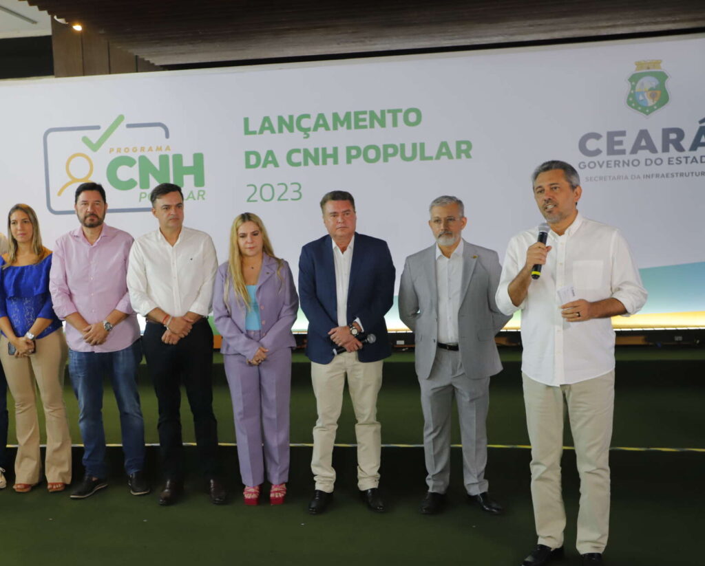 LANCAMENTO DA CNH POPULAR COM O GOVERNADOR ELMANO DE FREITAS. (Foto: Helene Santos/Governo do Ceará)