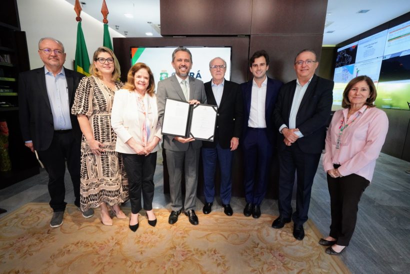 Elmano assina memorando para produção de energia e amônia verde no Pecém