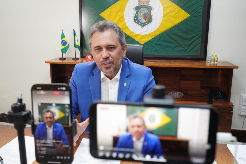 Elmano anuncia convocação de professores do cadastro reserva da Seduc