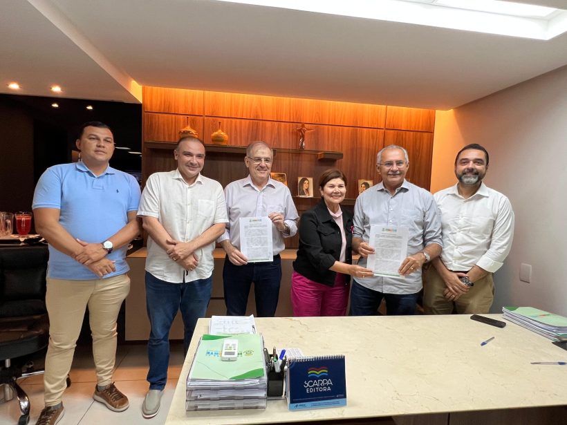 Nezinho Farias assina protocolo de intenção para instalação de empresa em Horizonte