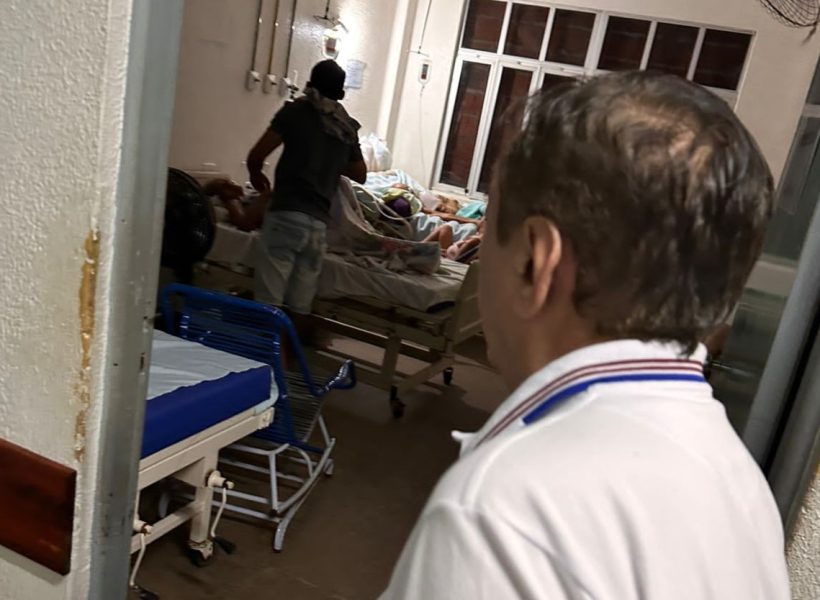 Prefeito de Iguatu fiscaliza atendimento do Hospital Regional às 4 da manhã