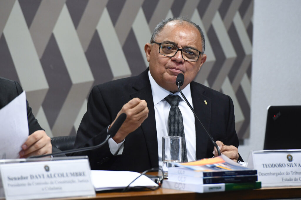 Comissão de Constituição, Justiça e Cidadania (CCJ) sabatina indicados para assumir o cargo de ministros no Superior Tribunal de Justiça (STJ).
Mesa:
indicado para o cargo de ministro Superior Tribunal de Justiça (STJ), Teodoro Silva Santos (MSF 61/2023).
(Foto: Roque de Sá/Agência Senado)