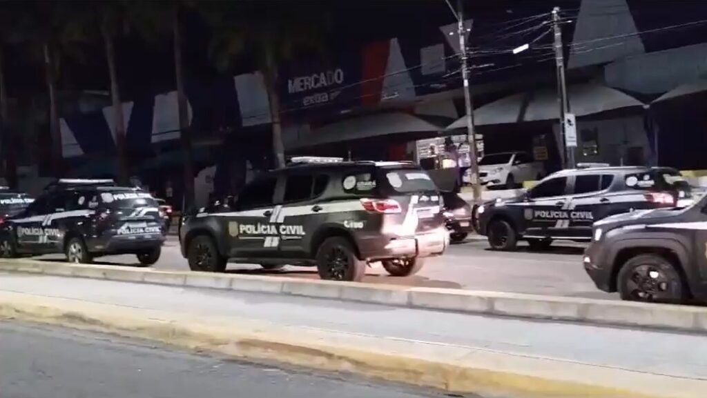 Operação policial prende 12 pessoas suspeitas de estelionato