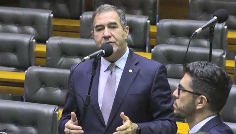 Câmara aprova projeto que garante funcionamento do comércio aos domigos e feriados