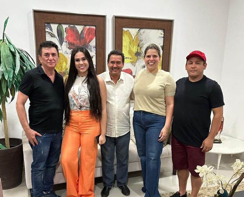 Prefeita de Massapê, Aline Albuquerque, deixa PP e se filia ao PT para disputar reeleição