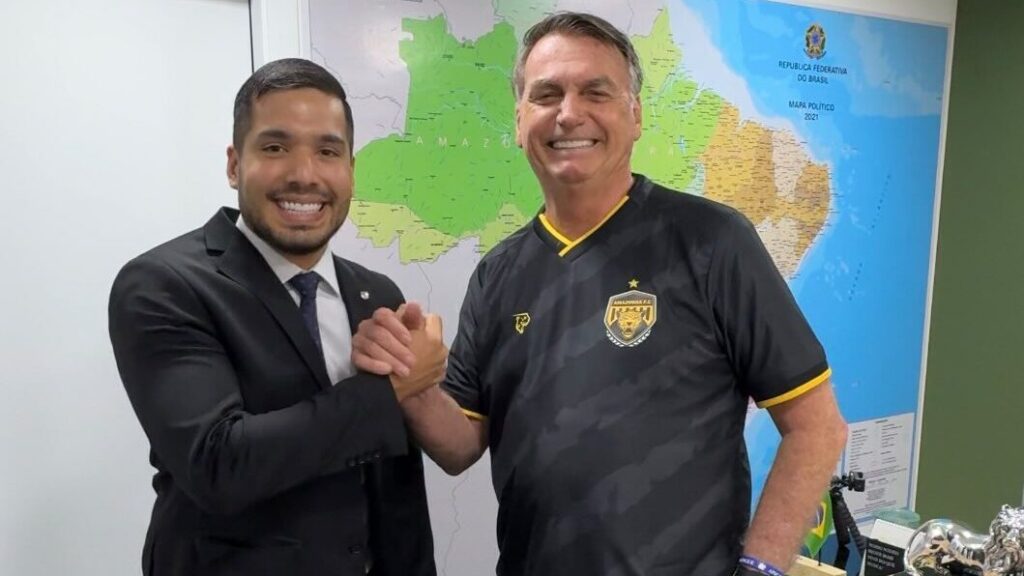 Candidatura de André Fernandes à Prefeitura de Fortaleza recebeu o apoio de Jair Bolsonaro. (Foto: reprodução/Instagram)