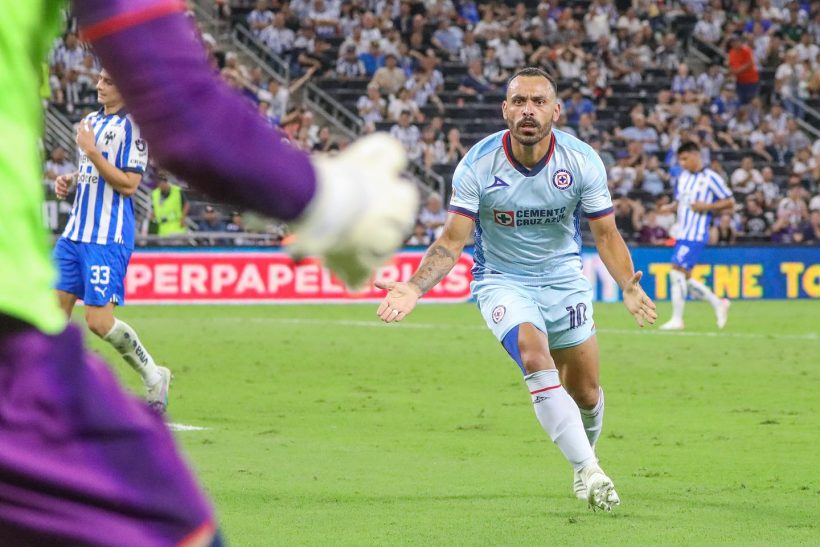 Em baixa no Cruz Azul, Fortaleza tem interesse em retorno do atacante Moisés