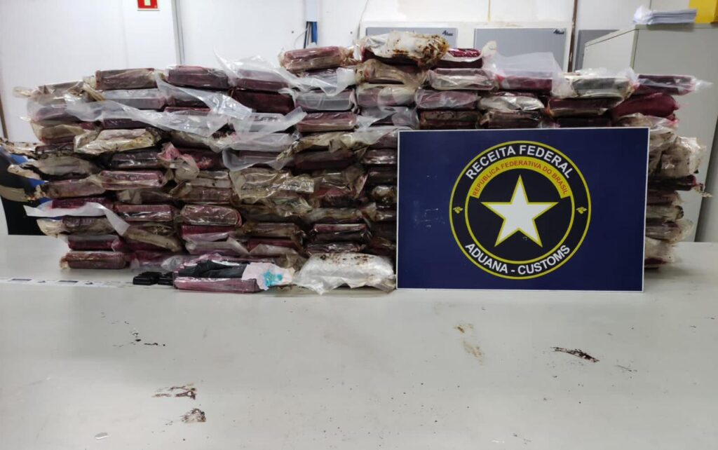 Receita Federal apreende 140 kg de cocaína com destino à França