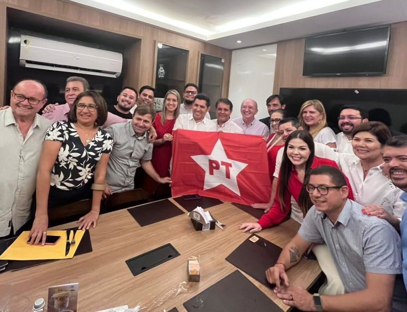 Presidente da Alece, Evandro Leitão, oficializa pedido de filiação ao PT Ceará