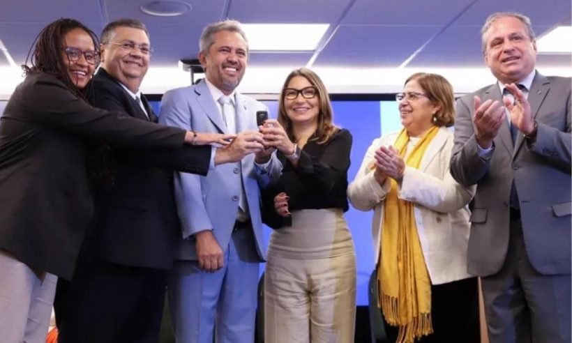 Flávio Dino faz entrega de 34 novas viaturas para reforçar segurança pública do Ceará