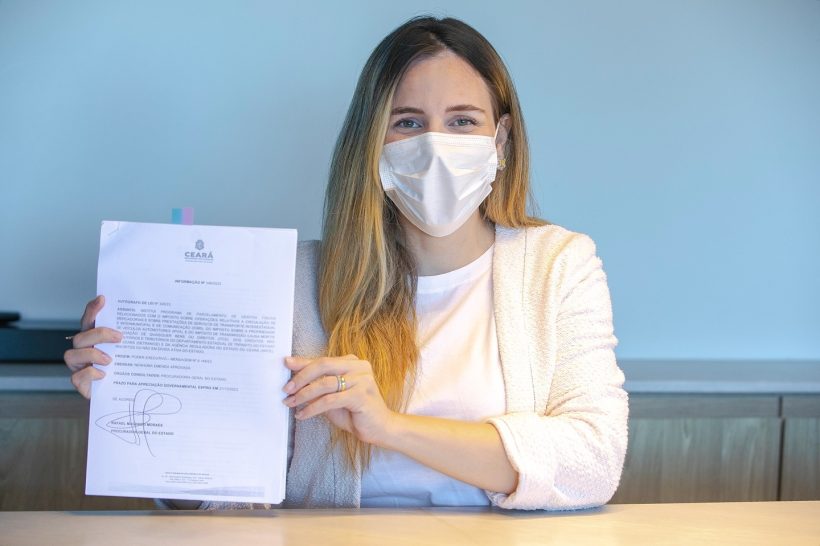Governadora em exercício, Jade Romero, sanciona lei que cria novo Refis