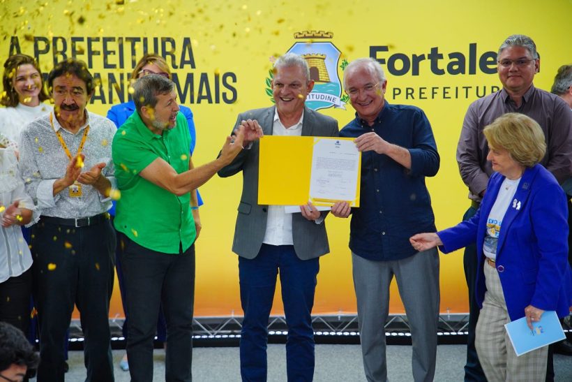 Prefeito Sarto assina decreto que cria Escola de Saúde Pública de Fortaleza