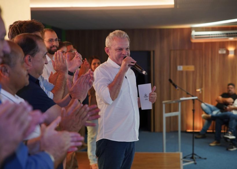 Prefeito Sarto sanciona lei que perdoa dívidas de mais de 5 mil permissionários