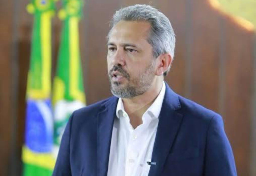 Elmano de Freitas tem o menor patrimônio entre os governadores do país