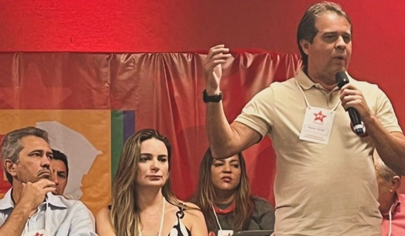 Reunião da executiva estadual do PT com Evandro; Luizianne não comparece