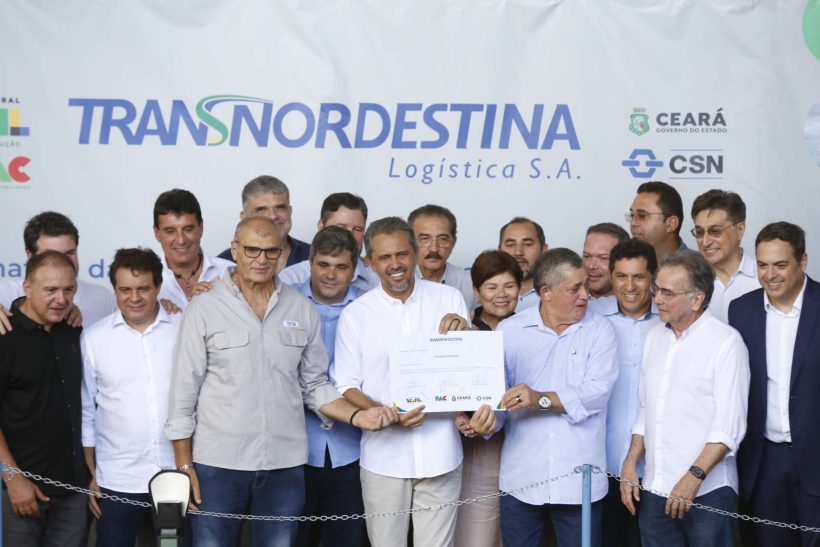 Governador Elmano assina ordem de serviço do trecho 11 da Transnordestina
