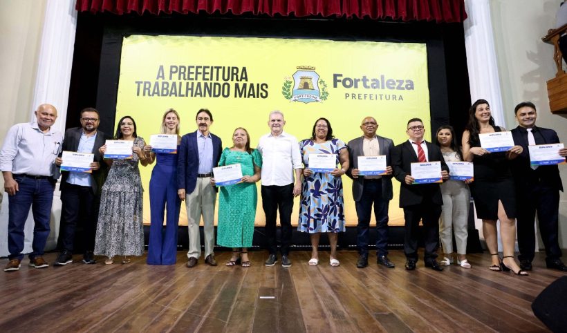 Prefeito Sarto empossa 100 novos conselheiros tutelares de Fortaleza